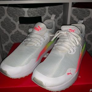 Womens Puma sneakers